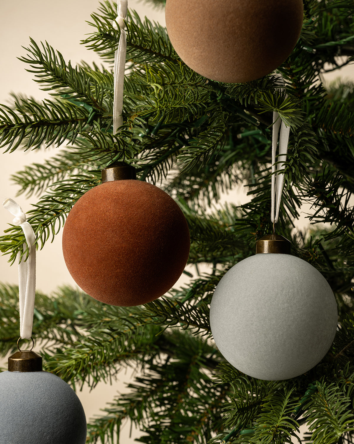 3¡® Assorted Flocked Baubles (Set of 4)