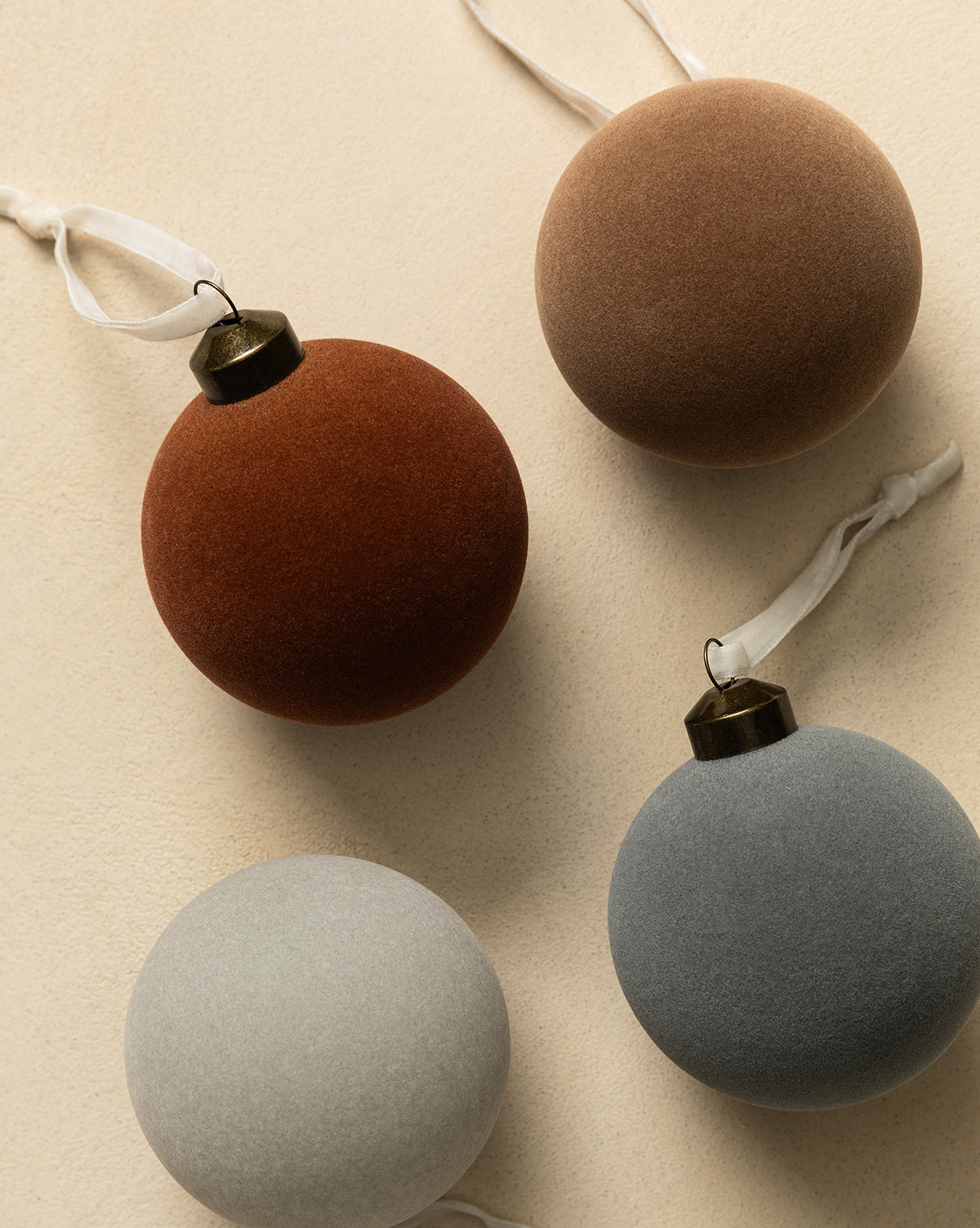 3¡® Assorted Flocked Baubles (Set of 4)